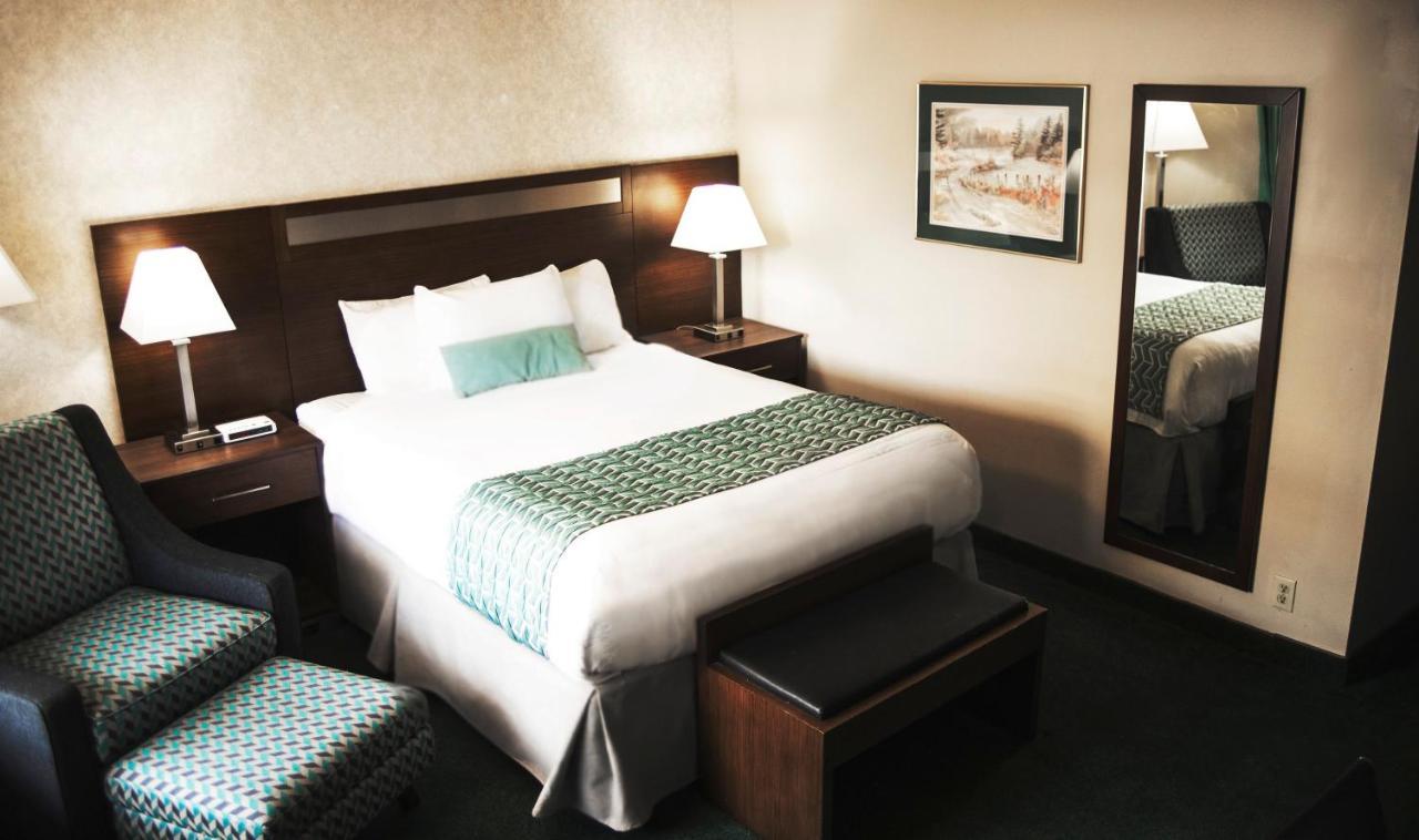 מלון קווסנל Ramada By Wyndham מראה חיצוני תמונה