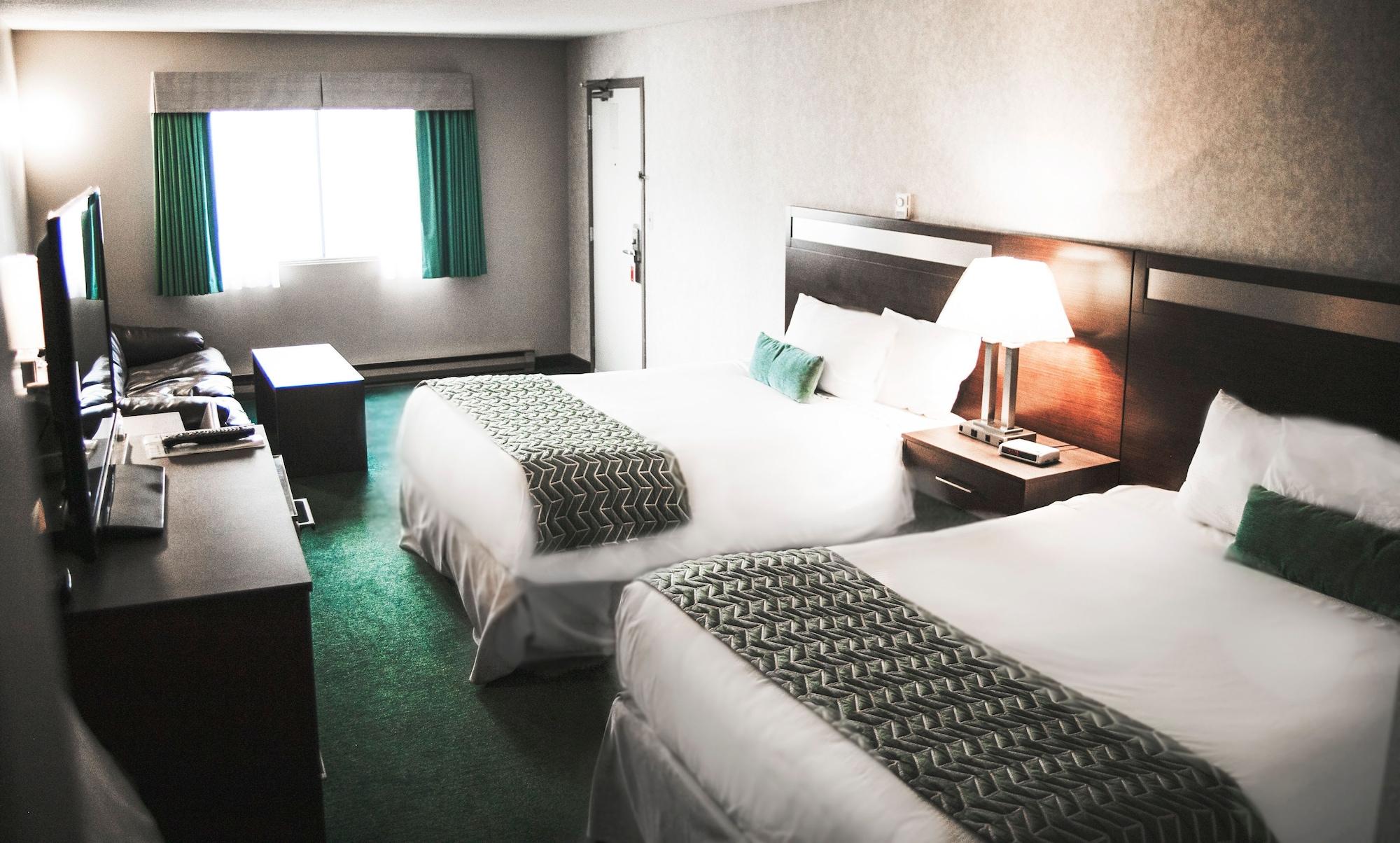 מלון קווסנל Ramada By Wyndham מראה חיצוני תמונה