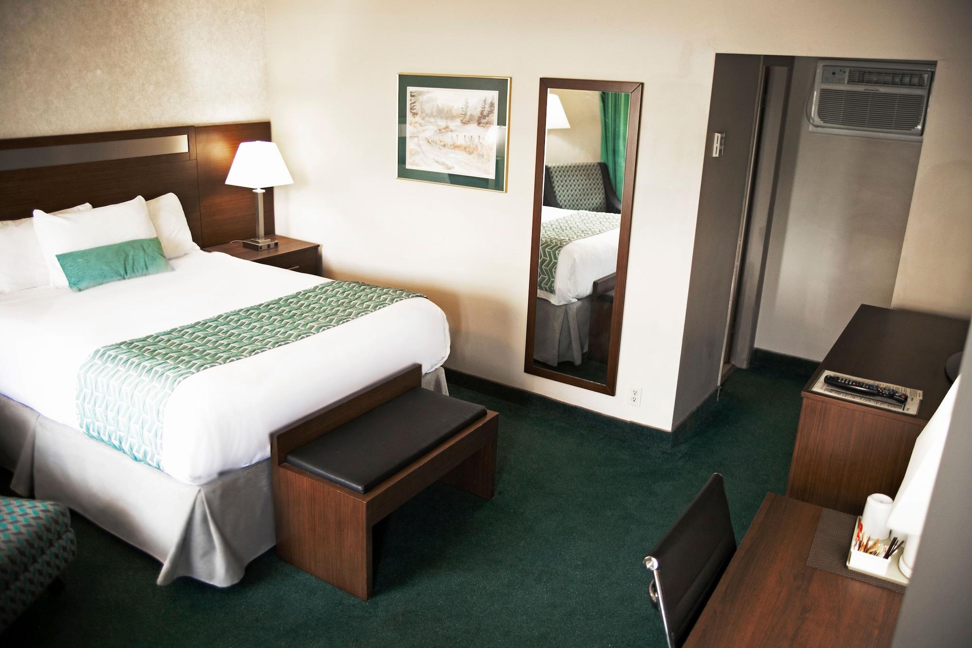 מלון קווסנל Ramada By Wyndham מראה חיצוני תמונה