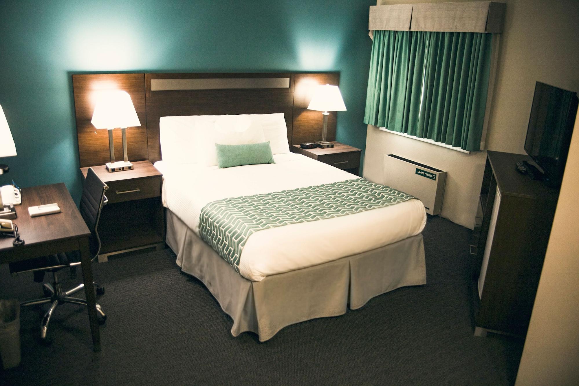 מלון קווסנל Ramada By Wyndham מראה חיצוני תמונה