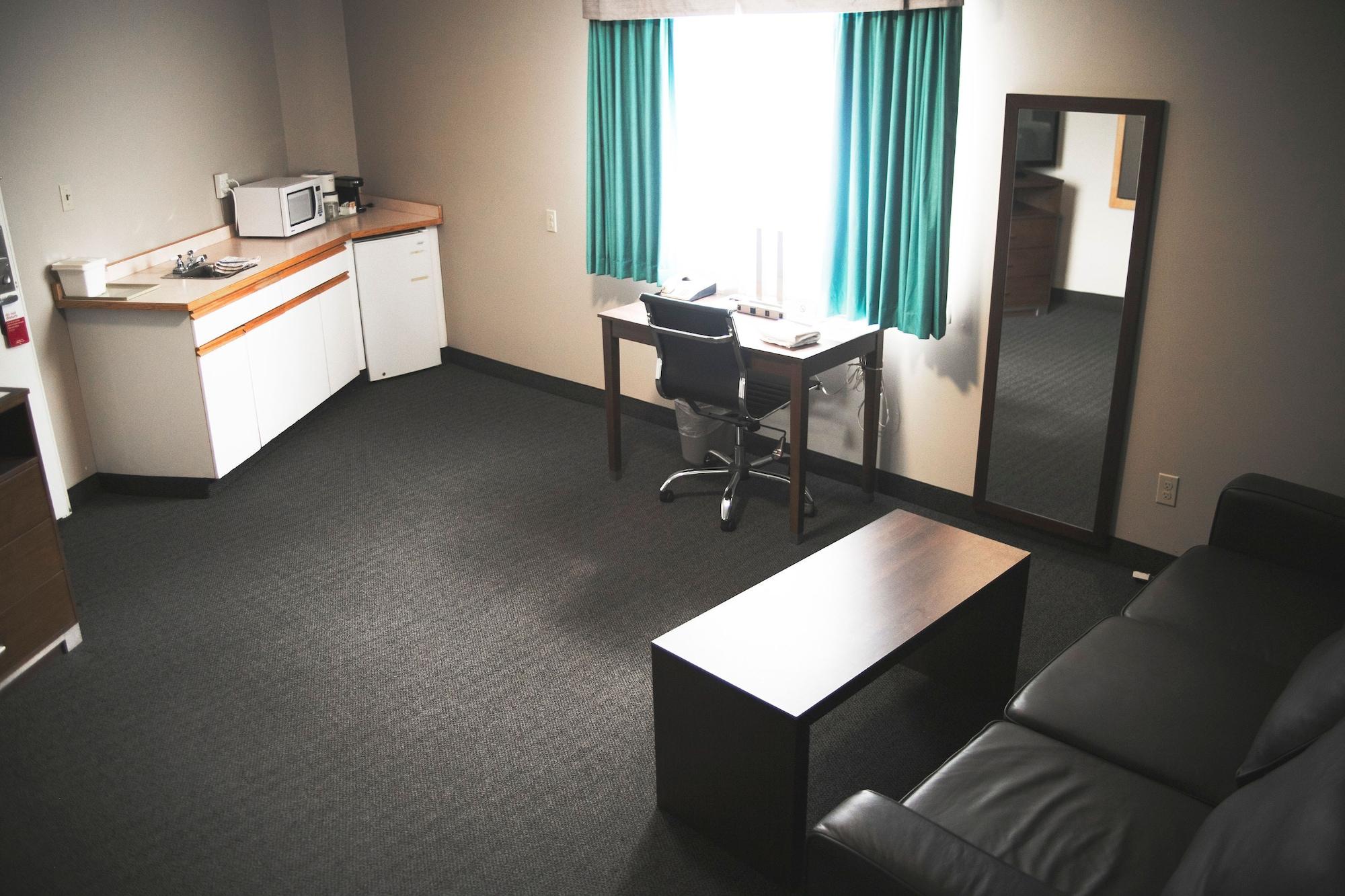מלון קווסנל Ramada By Wyndham מראה חיצוני תמונה